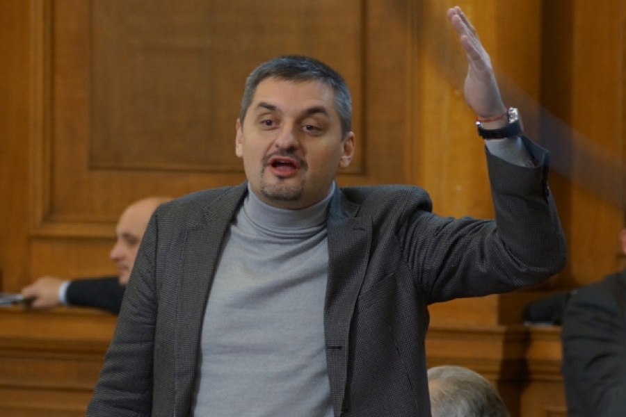 Кирил Добрев с поредна атака към Нинова