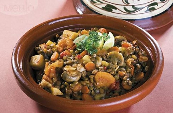 Лесно и вкусно! Постен гювеч с леща, вдъхновен от Мароко
