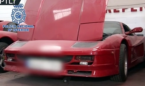В Испания разбиха фабрика за фалшиви Ferrari-та