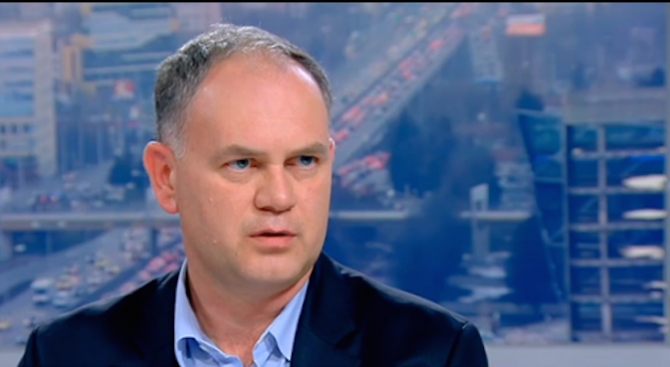 Кадиев: И виаграта да стане безплатна, пак няма да станем 9 млн. души, както обещават БСП