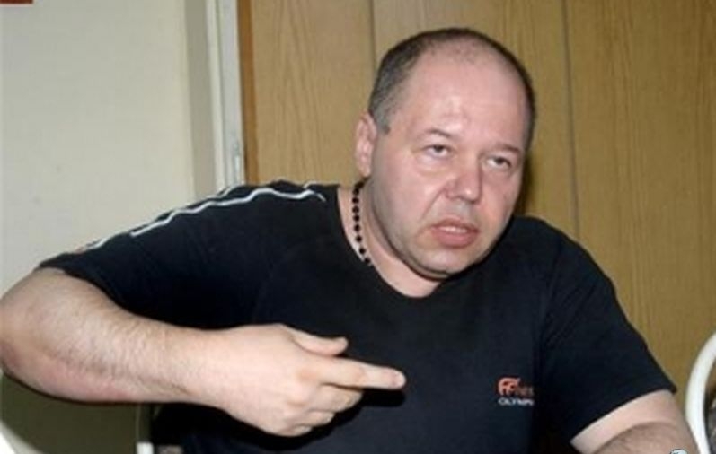 Спипаха прочутия автоджамбаз Адвоката с такси с фалшиви номера