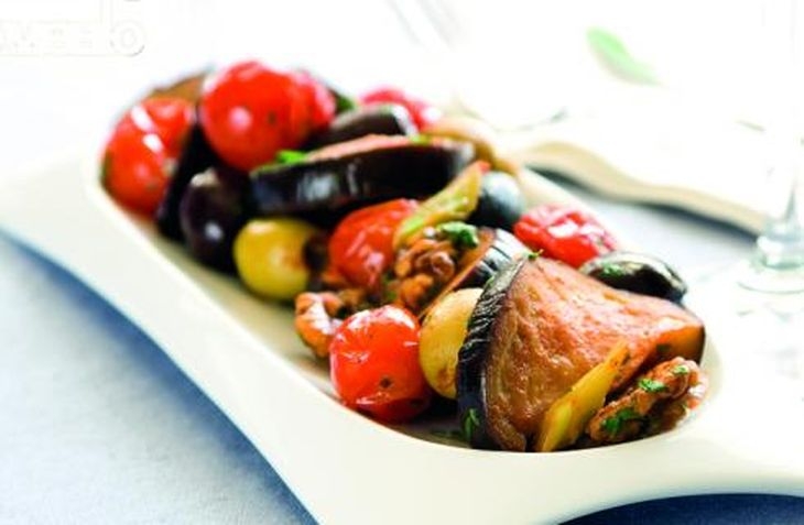 Ох, че вкусно, а и полезно! Направете си тези патладжани с праз и маслини