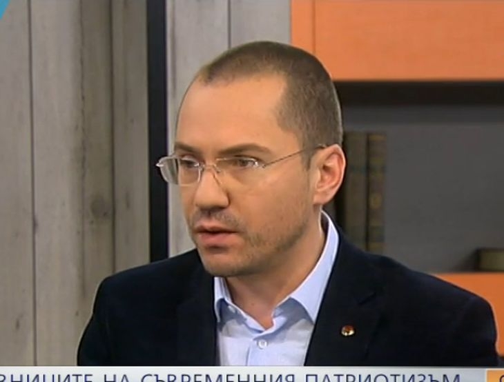 Джамбазки за напускането на Байрактаров и Николов: Решения на бутилка водка няма при патриотите