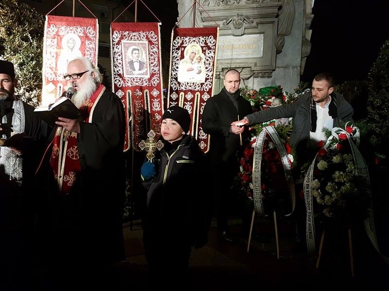 „Приятели на Русия и православния свят“ с шествие и панихида за Апостола (СНИМКИ)
