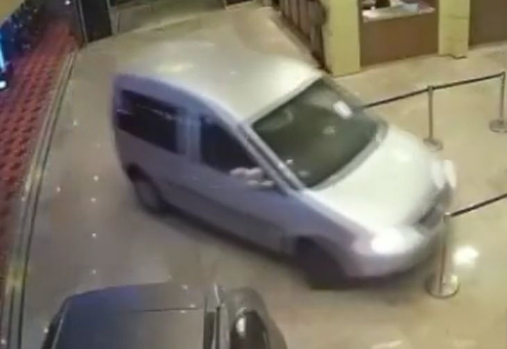 Обирджиите на казиното на Коко Динев изпуснали 100 000 евро, скрити в... (ВИДЕО)
