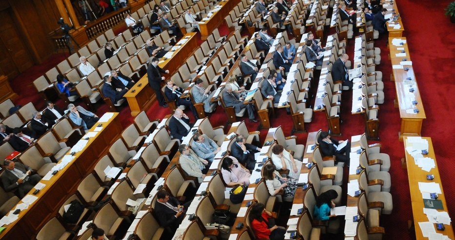 Прогноза на политолог: Огромна коалиция управлява след изборите