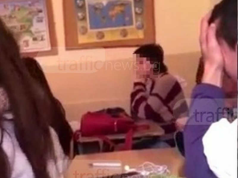 Интернет побесня след гаврата на вулгарната ученичка: Кой е виновен за унижението на пловдивската учителка? (ВИДЕО)