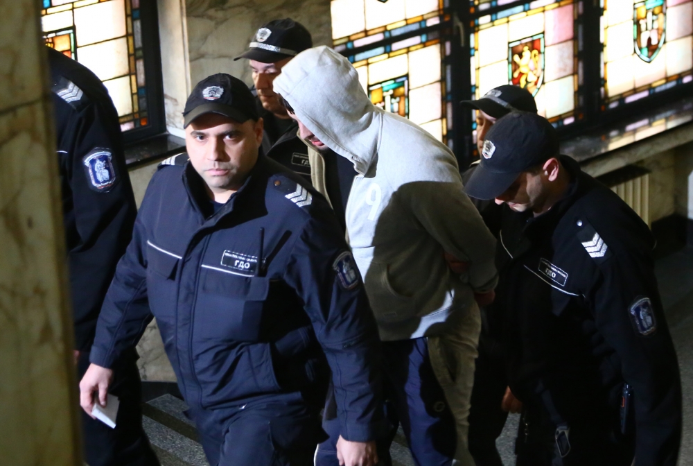 Източник: Йоан цъкал в нета преди да наръга Георги, после трескаво трил селфитата си във Фейсбук  