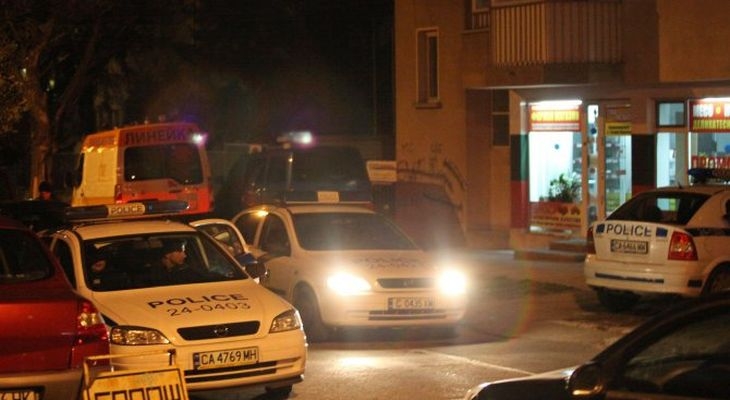 Шеф в АЕЦ "Козлодуй" накарал полицаи да му правят лицеви упори на пътя