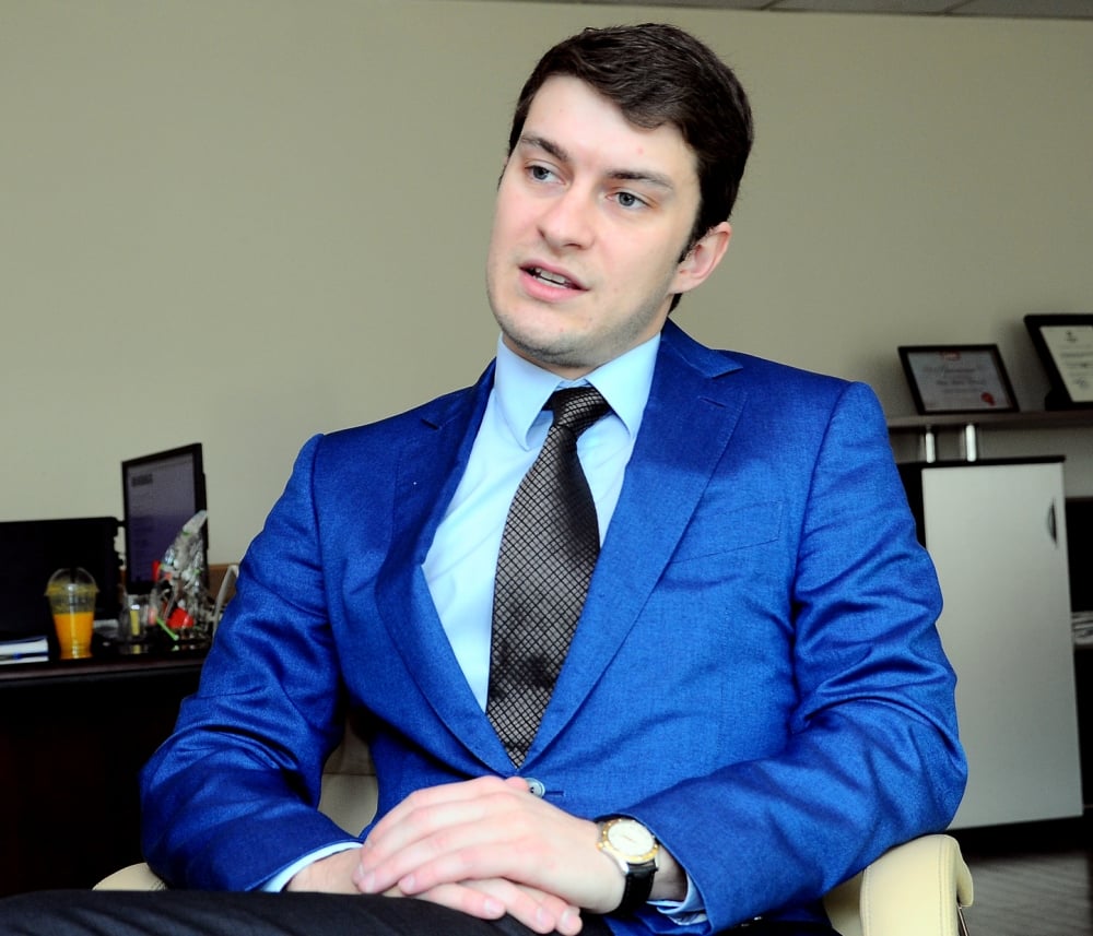 Политикът от ДПС, който се кандидатира в бастиона на Костов, проговори пред БЛИЦ за изборите, възможните коалиции, ген. Радев, Борисов и Корнелия!