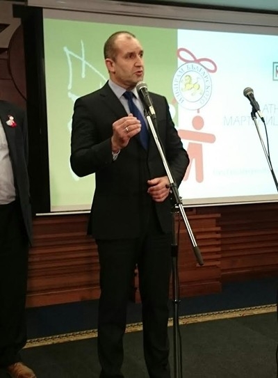 Румен Радев и Петър Кънев връчиха наградите "Златна мартеница" (СНИМКИ)