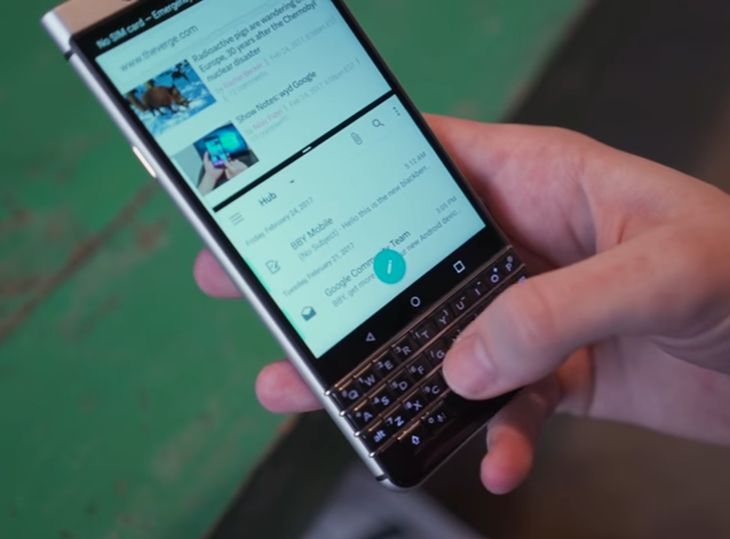 Вие бихте ли си купили такъв смартфон? (ВИДЕО)