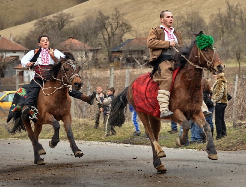 Честито да ни е! Днес поливаме Конския Великден!