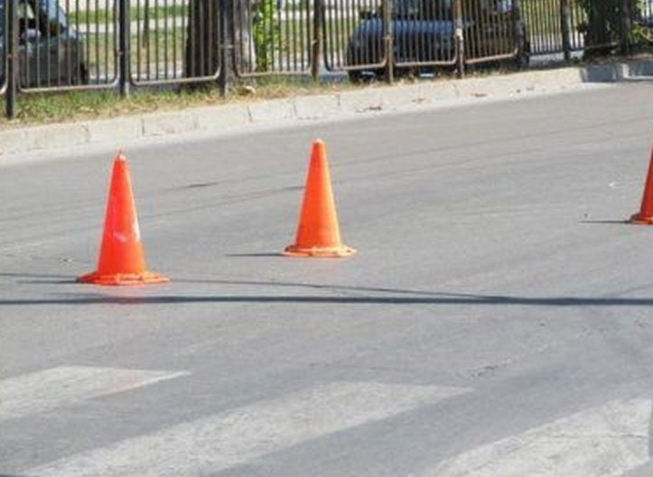 Володката помете баба на пешеходна пътека