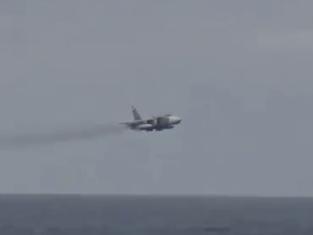 ВИДЕО от "опасните маневри" на Су-24 над разрушителя на САЩ Porter в Черно море
