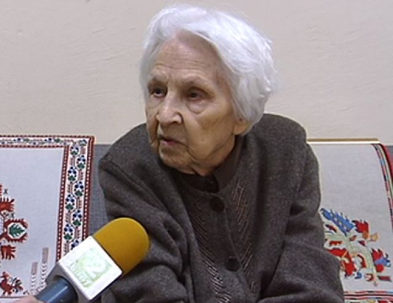 90-годишна баба пази нещо наистина уникално 