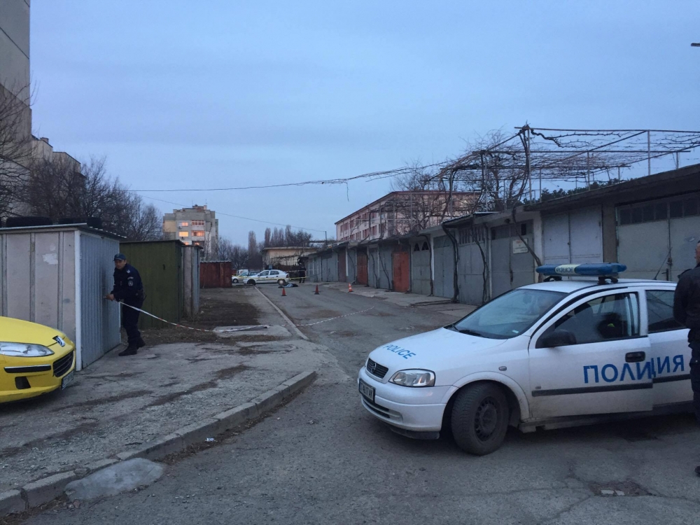 Двойно убийство на мъж и жена потресе Казанлък! (СНИМКИ)