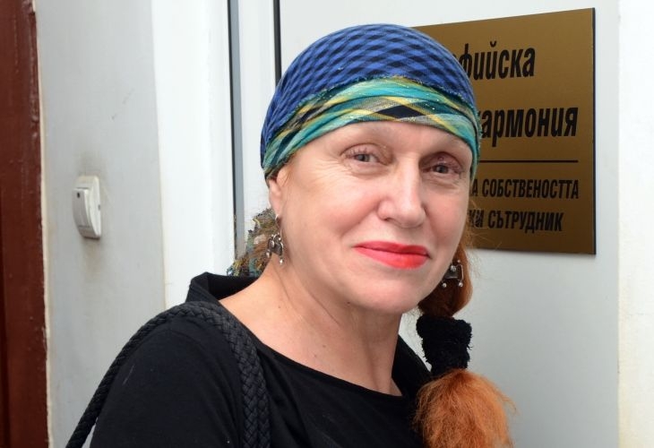 Шеметната Цена Бояджиева завладя три фоайета