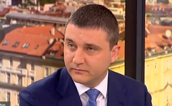 Нов скандал в ефир! Горанов: Нинова излъга даже и за киселите краставички 