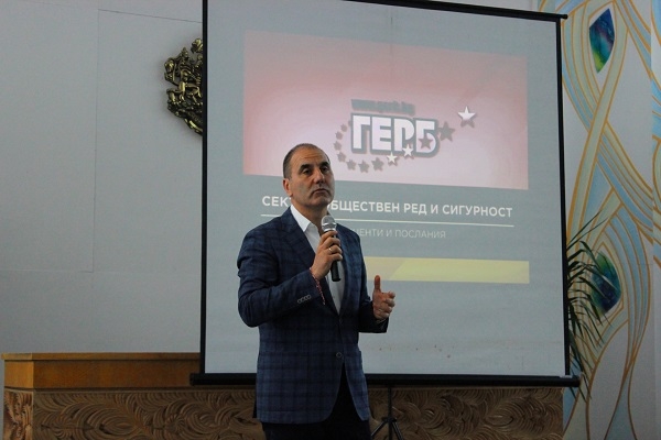 Цветан Цветанов: Опонентите ни всяват страх сред хората, без да дават решения