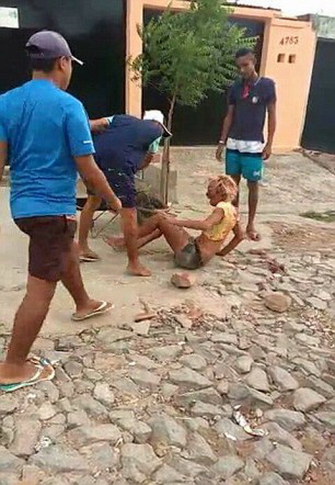 Брутално ВИДЕО (18+): Гамени пребиха транссексуален до смърт