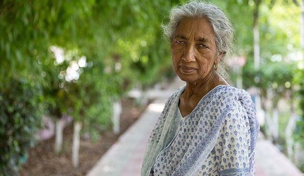 Индийката, която роди на 72 години, проговори за трудностите на късното майчинство (СНИМКИ)