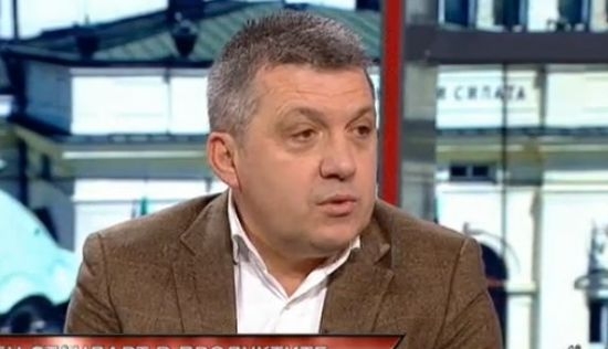 Експерти разобличиха въртелите, които правят големите вериги с храните у нас, но не и в Западна Европа