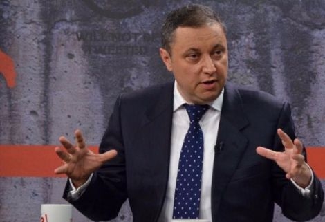 Яне Янев скочи на Лозан Панов: Защо изземва функциите на главния прокурор?
