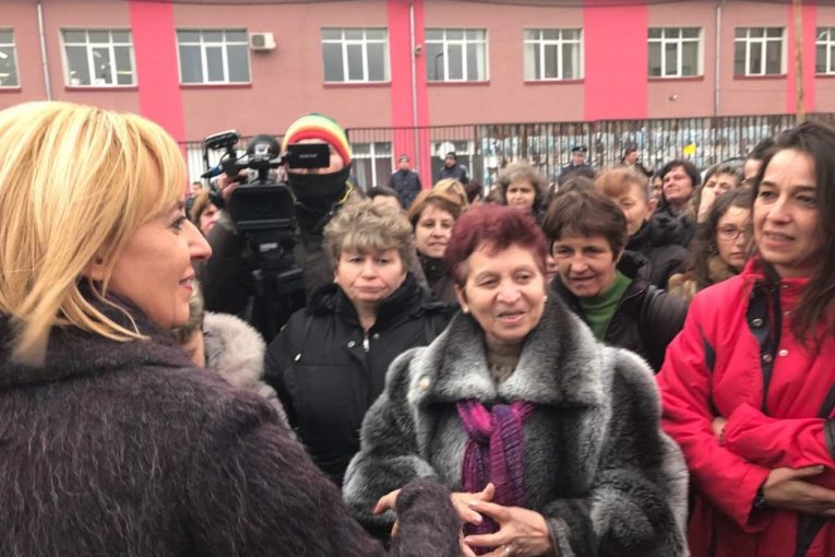 Италианецът Каприоти се подигра с дупнишки шивачки под носа на омбудсмана Мая Манолова