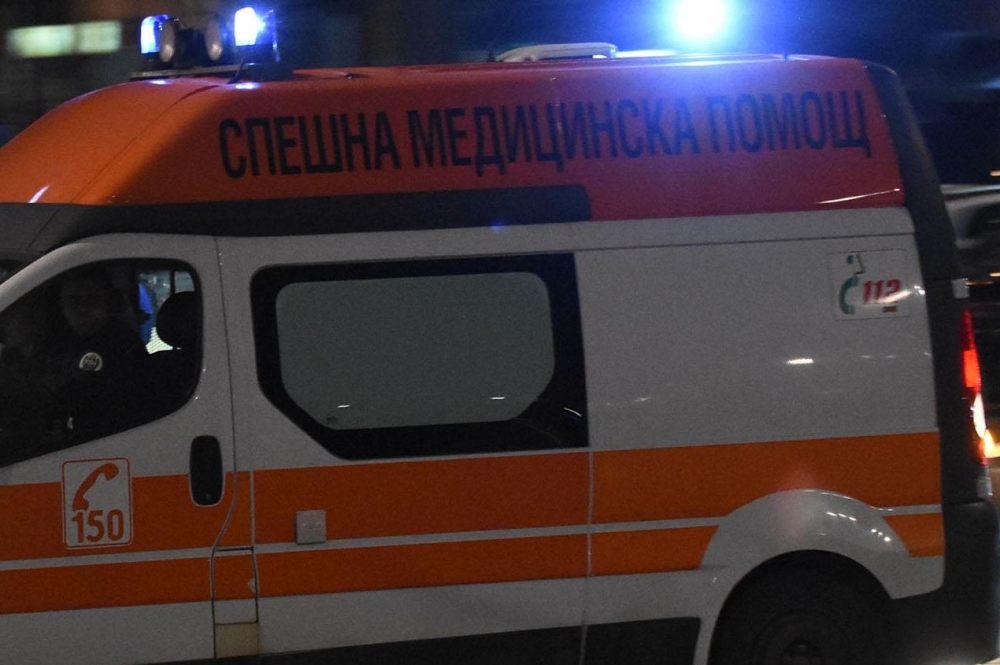 Дете без колан изхвърча от седалката си при катастрофа в Каблешково
