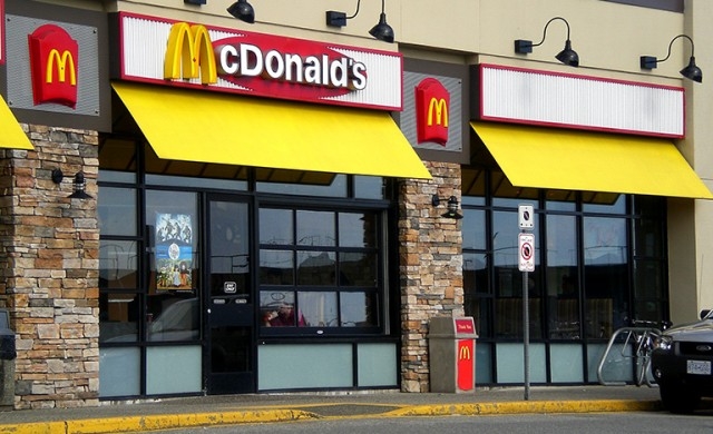 McDonald's, Subway, Nokia, Chanel, Toyota и още... Какво означават цветовете в логото на тези 12 марки? (СНИМКИ)