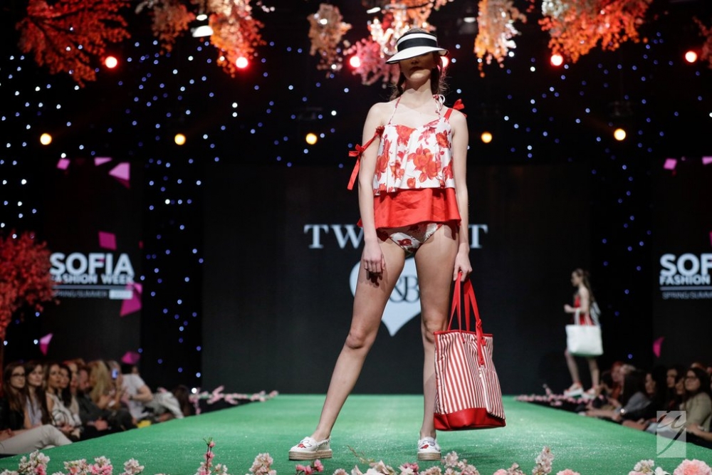 Световна мода на подиума на SOFIA FASHION WEEK SS 2017 (СНИМКИ)