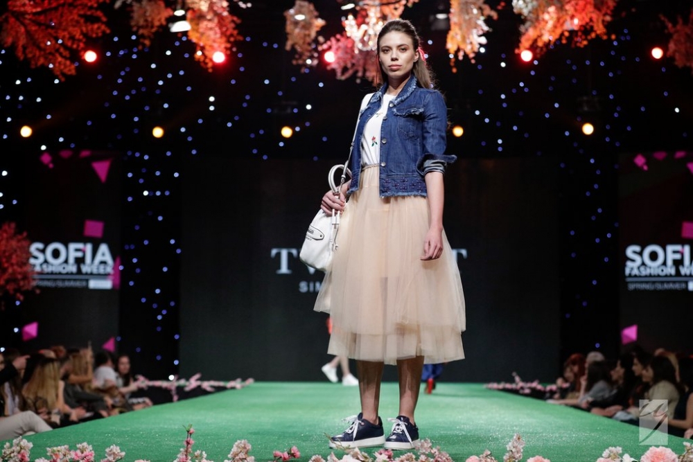 Световна мода на подиума на SOFIA FASHION WEEK SS 2017 (СНИМКИ)