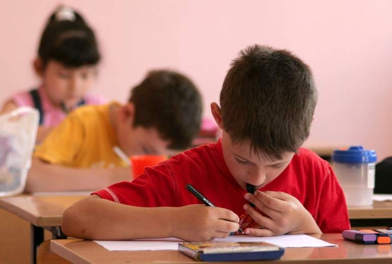 Учителските внучета с бонус точки за първи клас