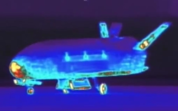  Space.com: Тайнственият космически самолет X-37B на САЩ е вече 675 дни в орбита, не се знае какво прави там (ВИДЕО)