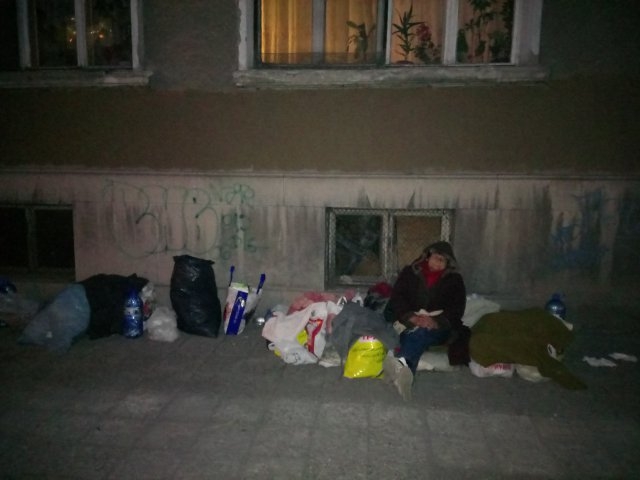 Шок! Вижте къде спа тази нощ Гергана (СНИМКИ)