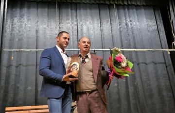 Герберът Александър Манолев - трети в страната по преференции след Борисов и Нинова
