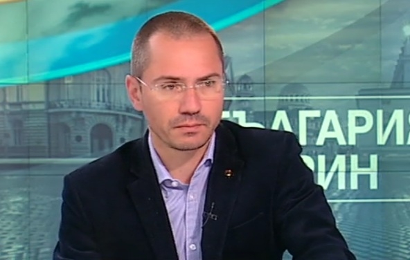 Ангел Джамбазки изненадващо: Не са водени преговори за 7 министри от патриотите, нито са посочени хора, не е обсъждана и управленска програма