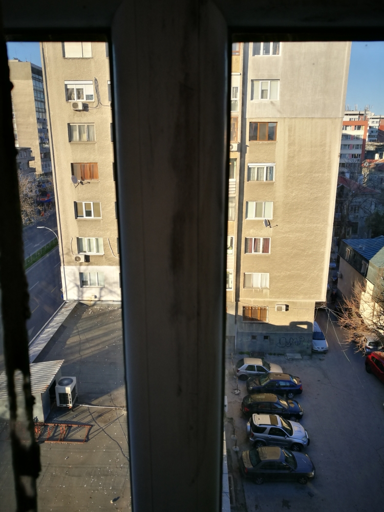 Само в БЛИЦ! Смъртта на Деймън все по-загадъчна: Висял от перваз между 6-я и 7-я етаж - сочат следи от пръстите му! (СНИМКИ)