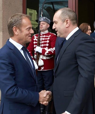 Президентът Радев показа как е минала срещата с Туск (СНИМКИ)