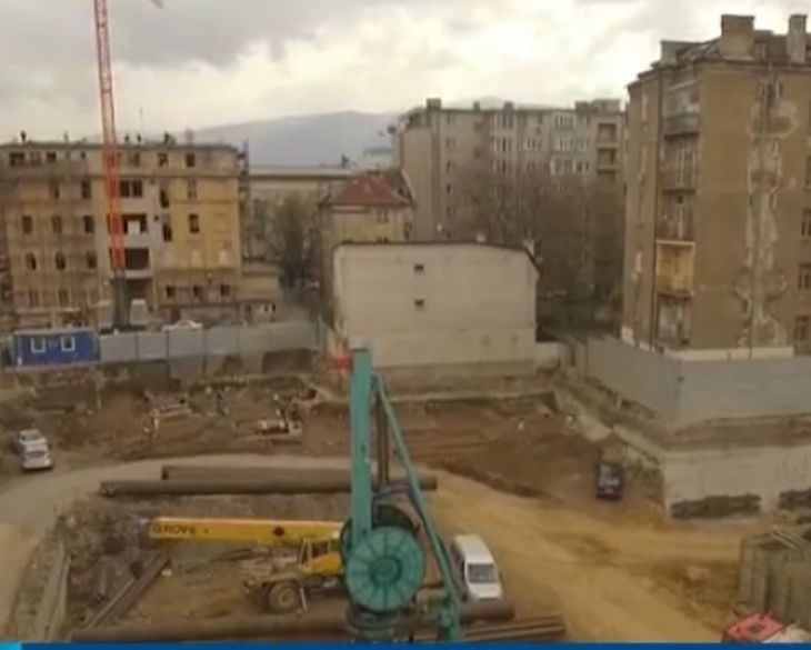 Спряха строежа на хотел "Хаят" в София, работниците се натъкнали на скелети (ВИДЕО)