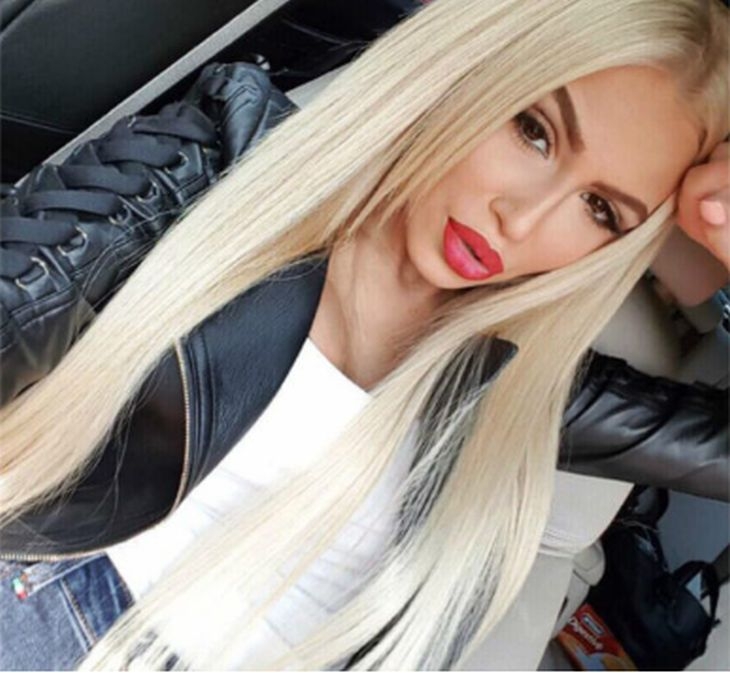Първо в БЛИЦ! Скандална чалга дива лъсна голичка, вирна бюст и голо дупе! (СНИМКИ 18+)