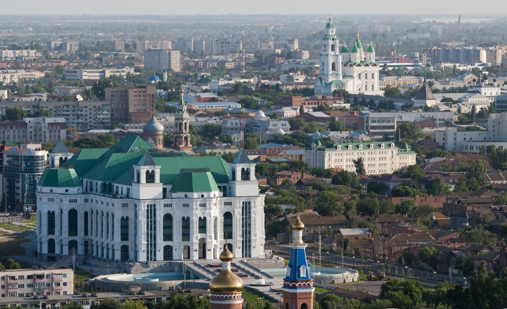 В Астрахан неизвестни откриха огън по трима служители на руската гвардия