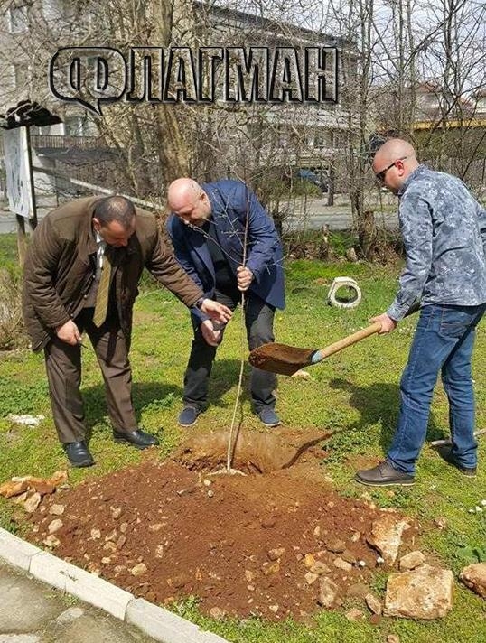 Кметът на Малко Търново стана дядо, ето какво посвети на първородния си внук (СНИМКА)