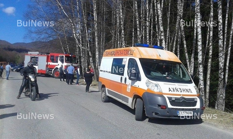 Тежка катастрофа затвори пътя през Петрохан, мъж и жена берат душа (СНИМКИ)