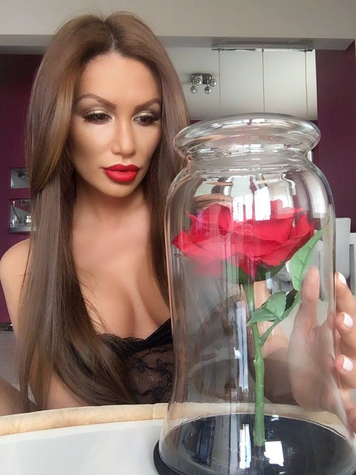 Моника Валериева е родила тайно?