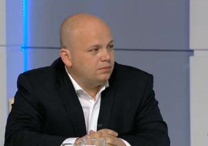 Александър Симов избухна: Предложението към Корнелия беше капан, искат да я обезглавят!