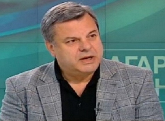 Евгений Бакърджиев: Сринах мавзолея от сърце, а Радан Кънев разби десницата по модела на Иван Костов 