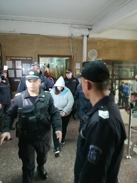 Виж първи СНИМКИ на задържаните за убийството на таксиджия във Варненско
