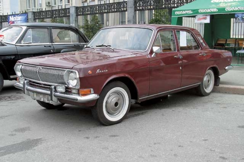 Пенсионер разби в дърво край Кричим легендарна съветска "Волга"